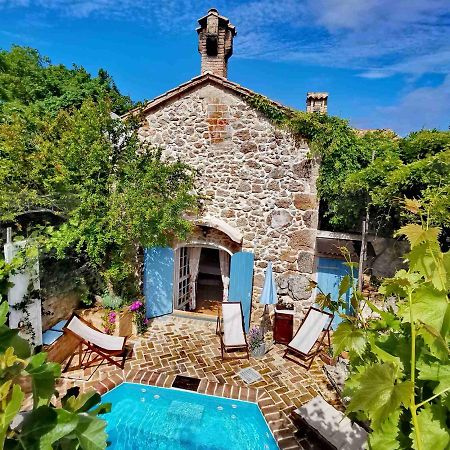 Villa Festina Lente - Cosy & Authentic Villa With Private Heated Pool Dobrinj Exterior photo
