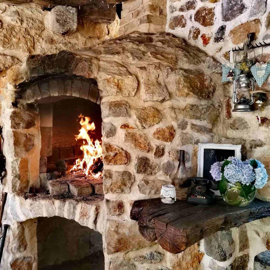 Villa Festina Lente - Cosy & Authentic Villa With Private Heated Pool Dobrinj Exterior photo