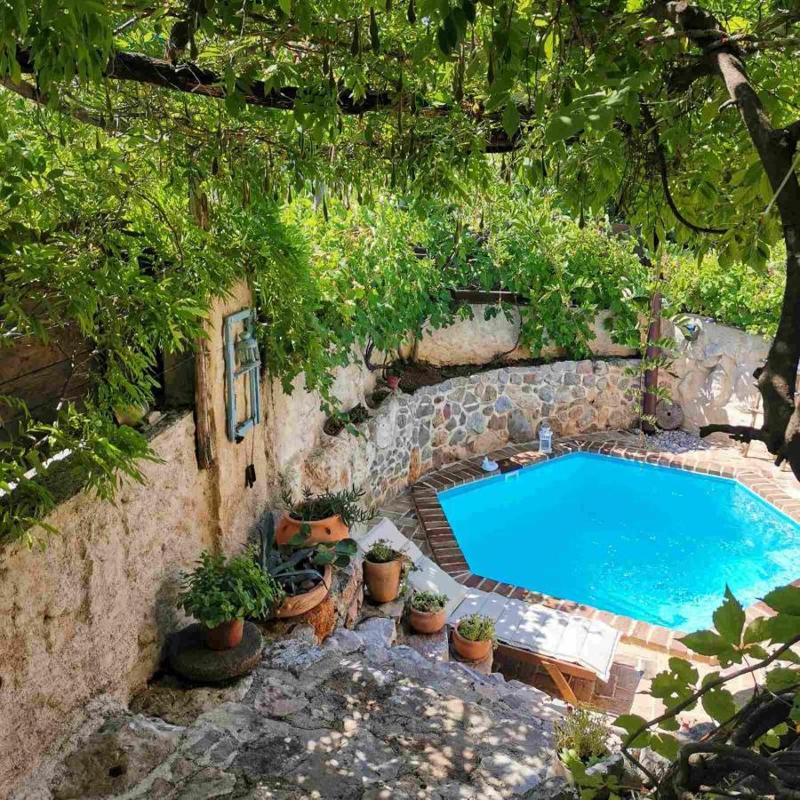 Villa Festina Lente - Cosy & Authentic Villa With Private Heated Pool Dobrinj Exterior photo