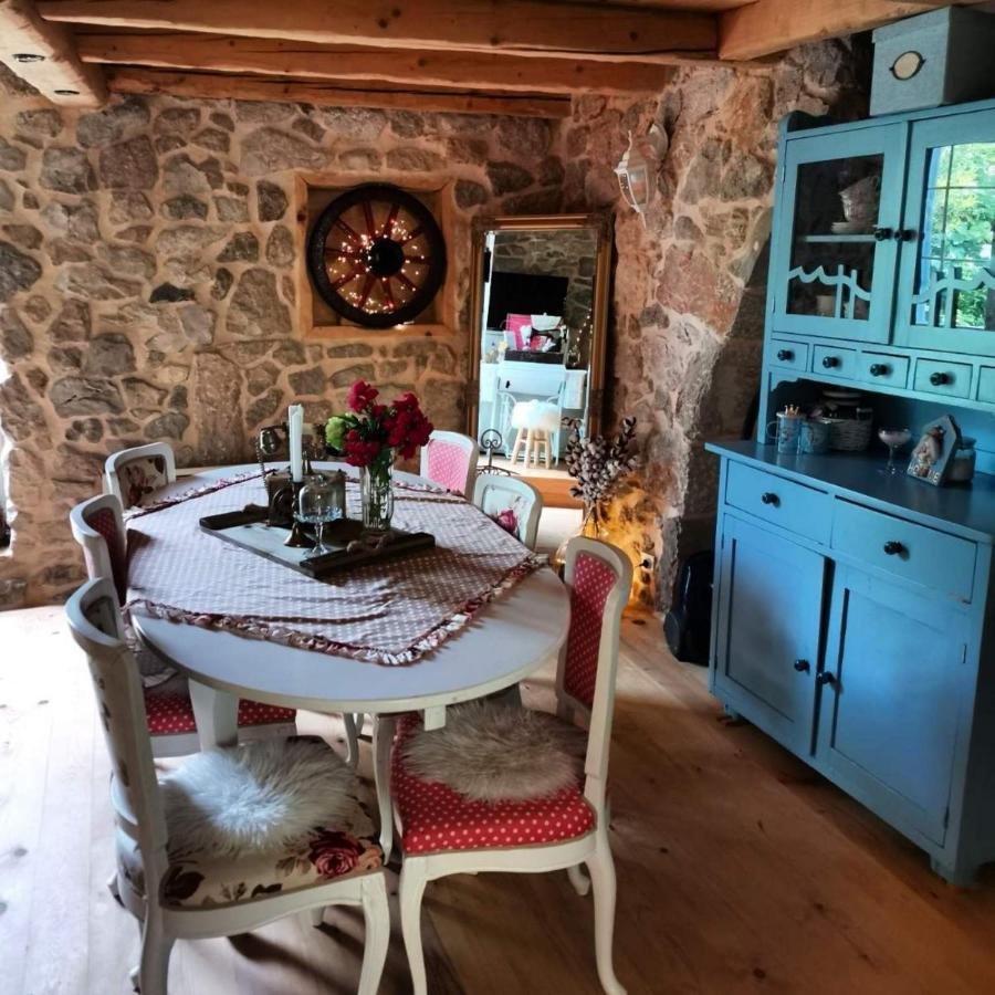 Villa Festina Lente - Cosy & Authentic Villa With Private Heated Pool Dobrinj Exterior photo