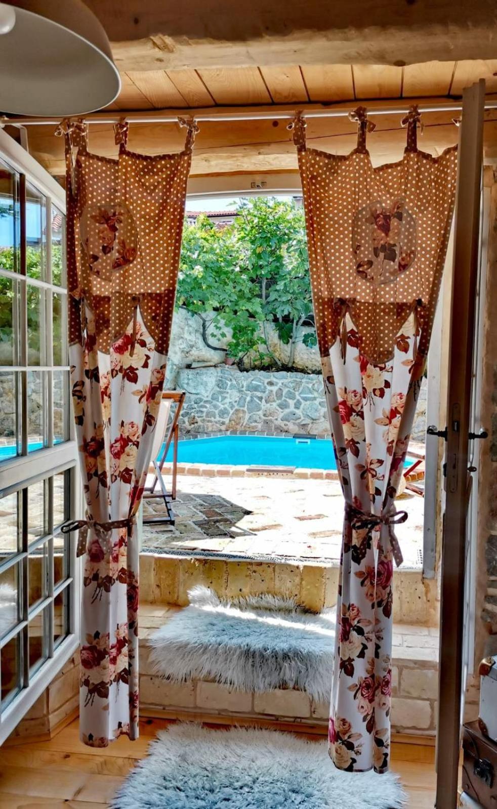Villa Festina Lente - Cosy & Authentic Villa With Private Heated Pool Dobrinj Exterior photo